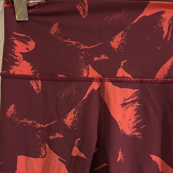 Lululemon athletics High Rise Crop Leggings - Picture 2 of 4